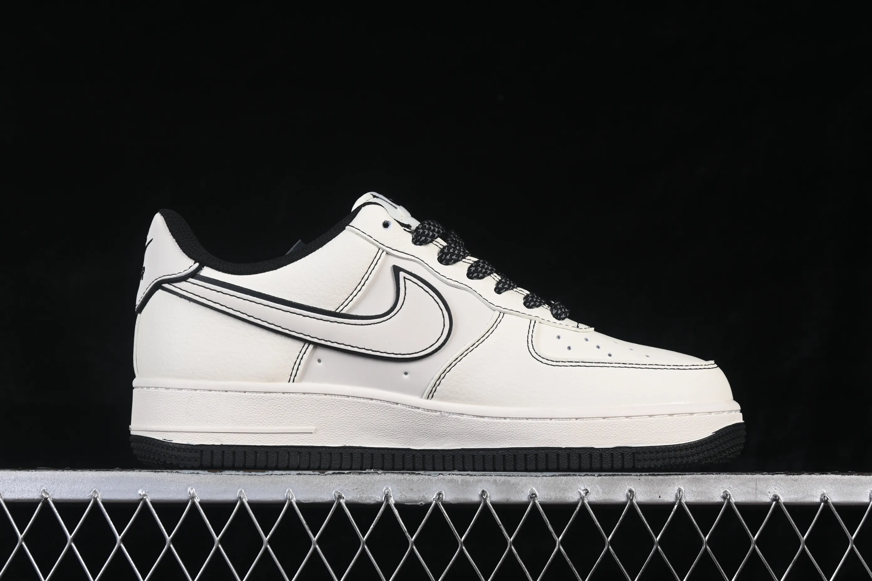 All categories Nk Air Force 1 Air Force series Nk Air Force 1 Low Air Force low-top Nike Air Force 1'07 Low Black Bugs Bunny Air Force 1 low-top casual sneakers JP8028-060